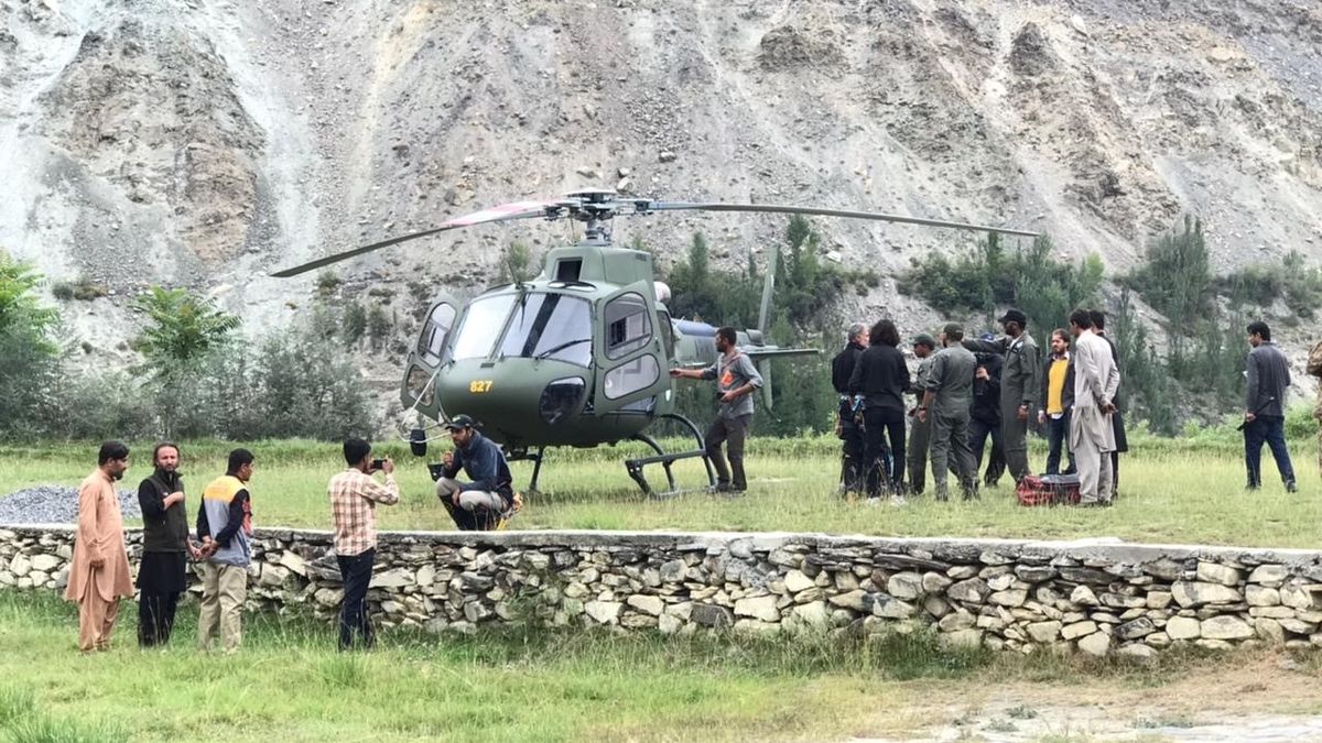 Záchrana českých horolezců v Pákistánu se komplikuje. V tuhém mrazu musejí čekat